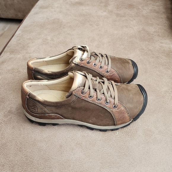 KEEN Sisters Leather Lace Up Shoes - Picture 3 of 6